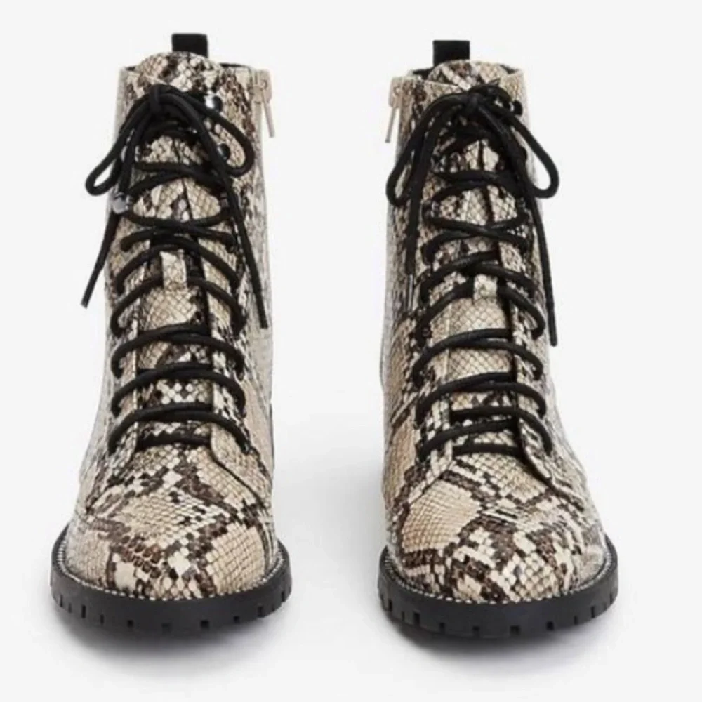 Snake print boots with Rhinestones - Picture 2 of 8